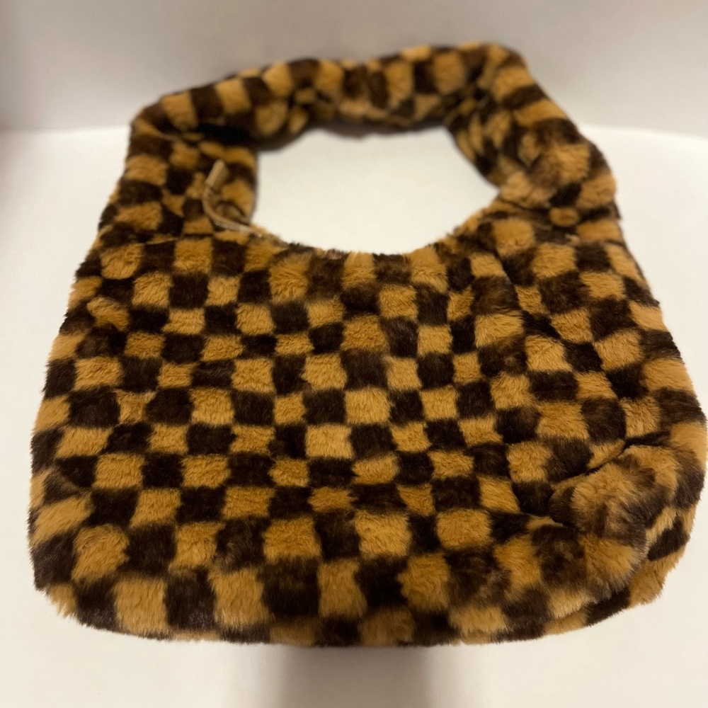 Furry Tote!